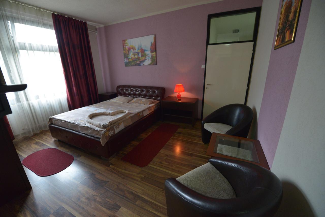 Guesthouse Duga Белград Экстерьер фото